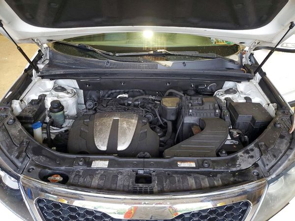 2012 KIA SORENTO GLS(Middle grade) — Engine bay