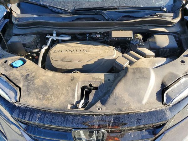 2022 HONDA PILOT — Engine bay