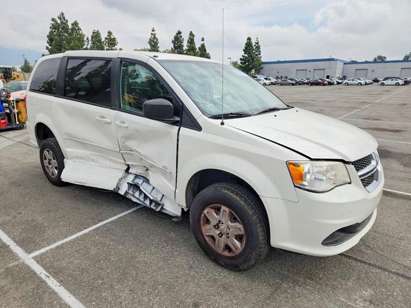 2012 DODGE GRAND CARAVAN SE — Passenger 3/4
