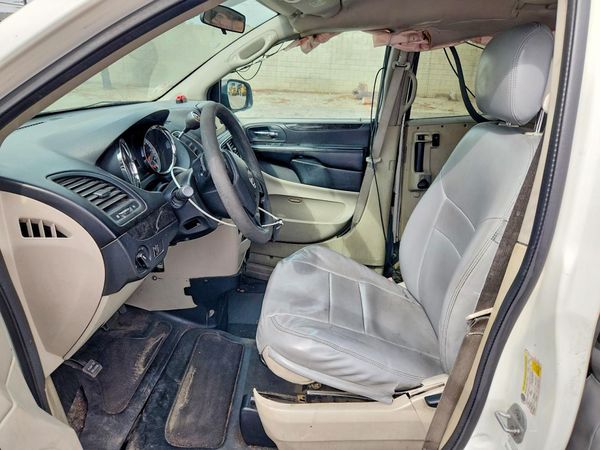 2012 DODGE GRAND CARAVAN SE — DENT