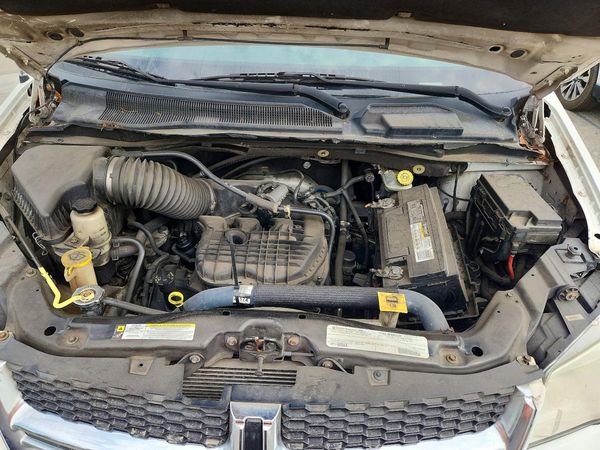 2012 DODGE GRAND CARAVAN SE — Engine bay