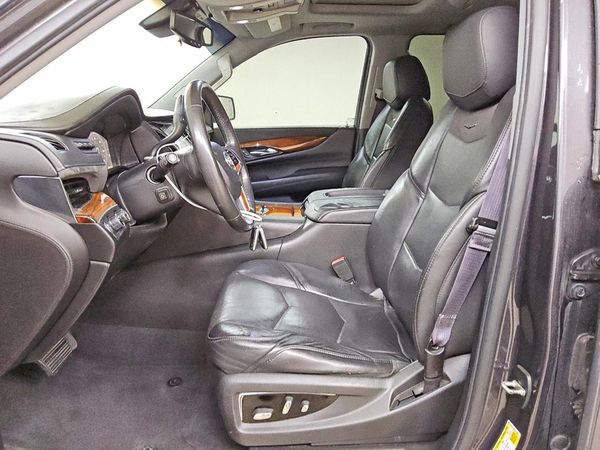 2015 CADILLAC ESCALADE — DENT