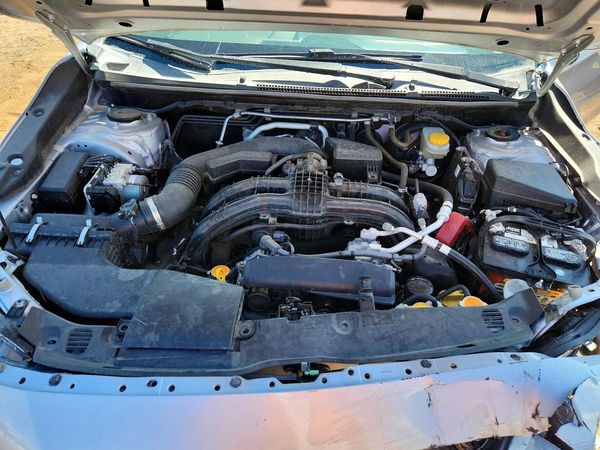 2019 SUBARU CROSSTREK — Engine bay