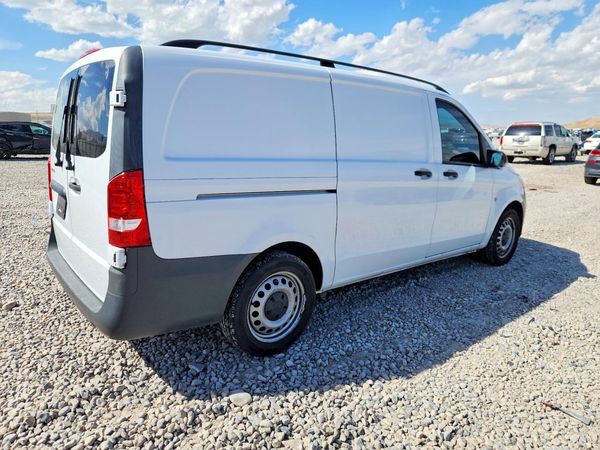 2018 MERCEDES-BENZ METRIS