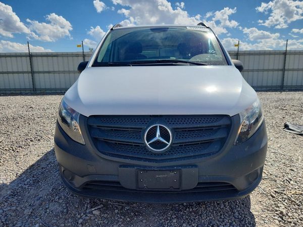 2018 MERCEDES-BENZ METRIS