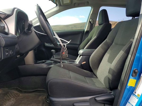 2018 TOYOTA RAV4 Adventure/XLE — DENT