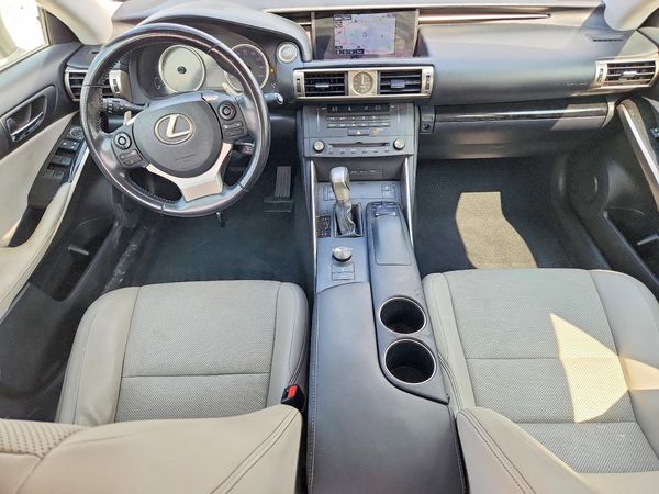 2016 LEXUS IS