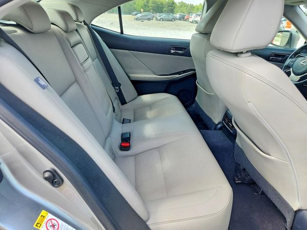 2016 LEXUS IS