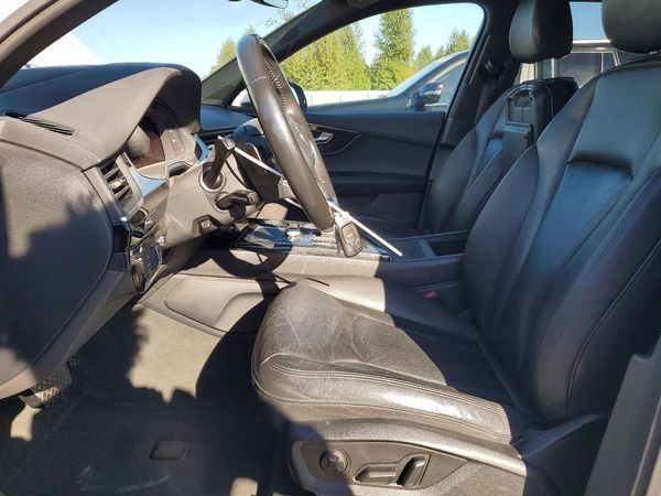 2017 AUDI Q7 — DENT