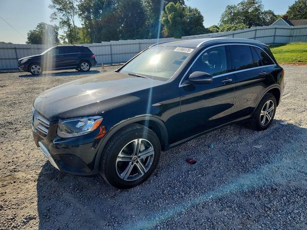 2018 MERCEDES-BENZ GLC GLC 300-4M — Front 3/4