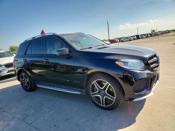 2017 MERCEDES-BENZ GLE AMG GLE43 — Passenger 3/4