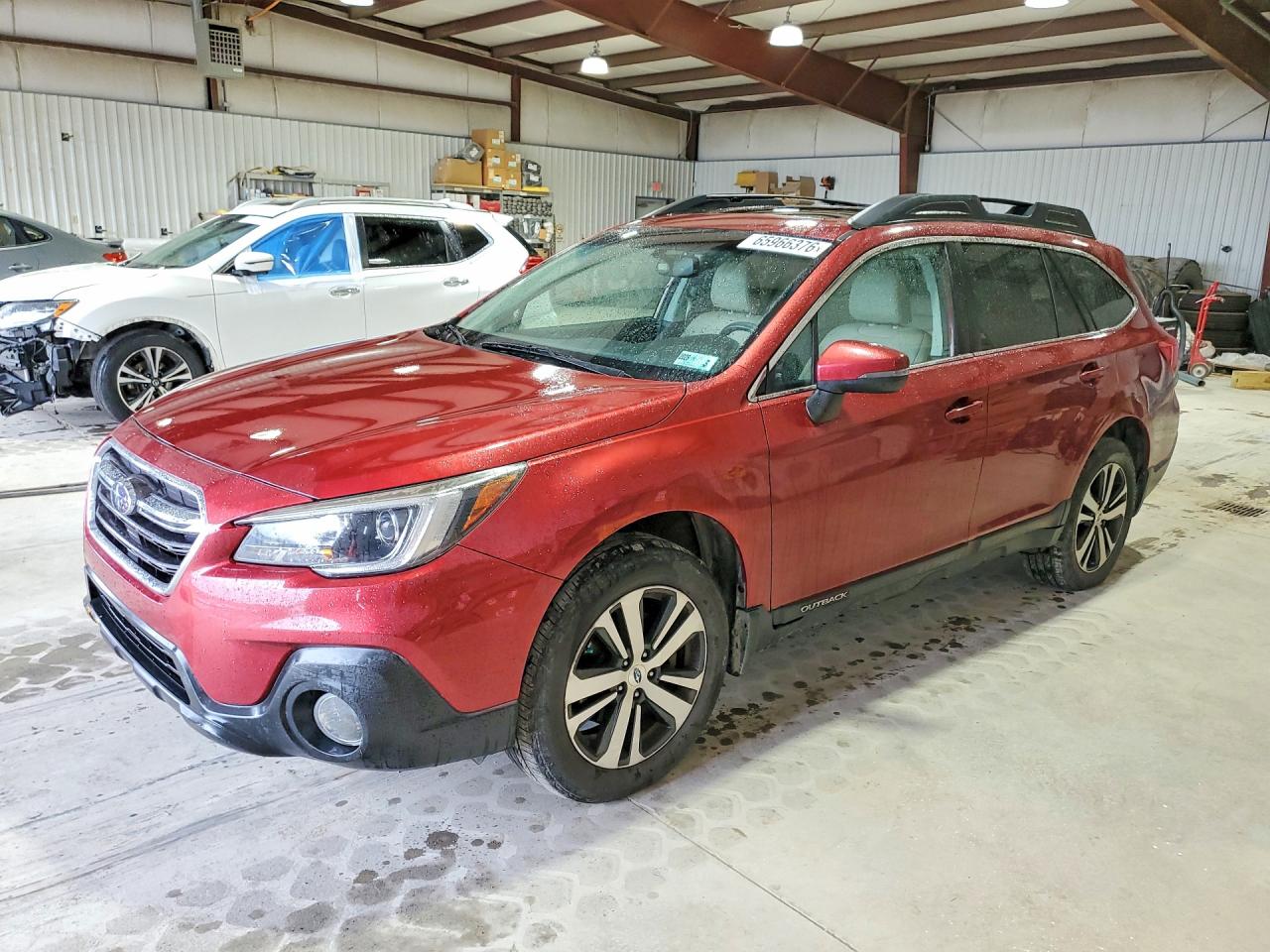 2018 SUBARU OUTBACK Limited+M/R — Front 3/4