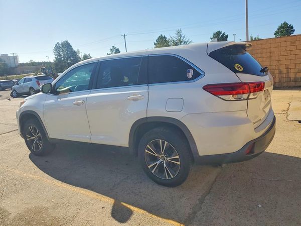 2019 TOYOTA HIGHLANDER LE/LE Plus