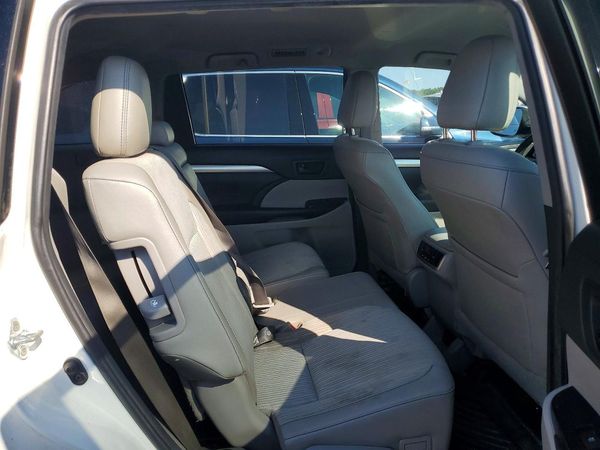 2019 TOYOTA HIGHLANDER LE/LE Plus