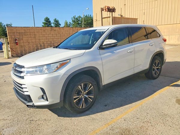 2019 TOYOTA HIGHLANDER LE/LE Plus