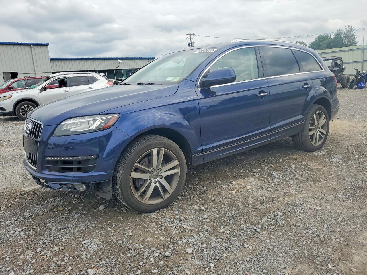 2012 AUDI Q7 — Front 3/4