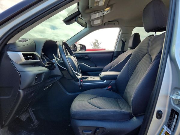 2022 TOYOTA HIGHLANDER — DENT