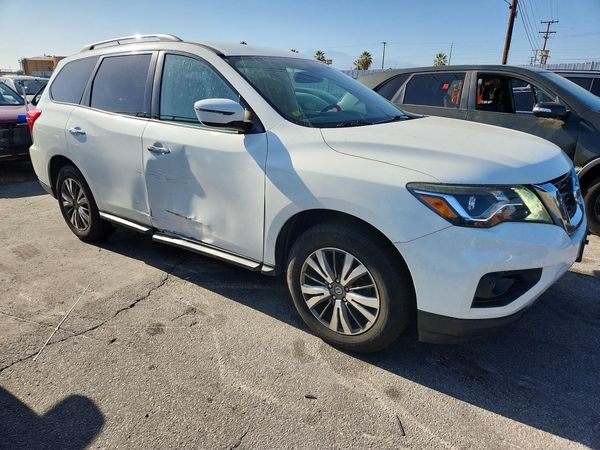 2018 NISSAN PATHFINDER — Passenger 3/4