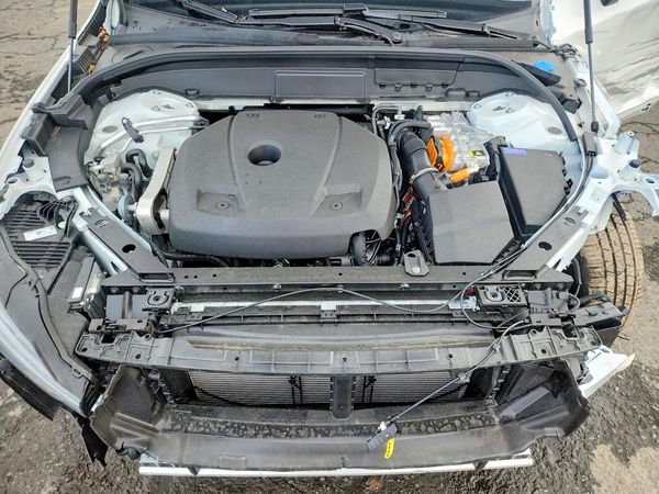 2026 VOLVO XC60 Plus Dark — Engine bay