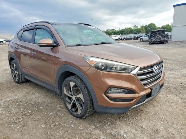 2016 HYUNDAI TUCSON — Passenger 3/4