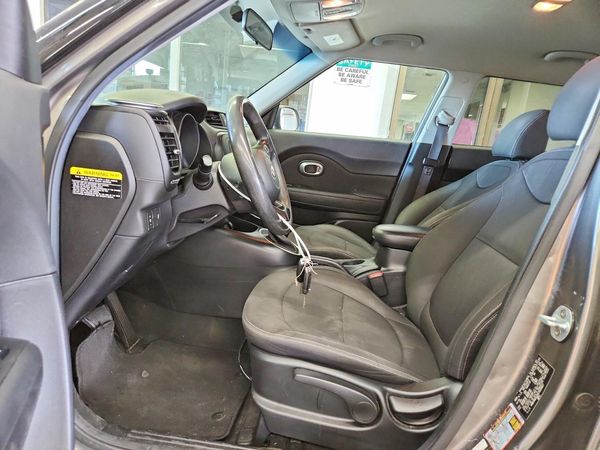 2019 KIA SOUL Base — DENT