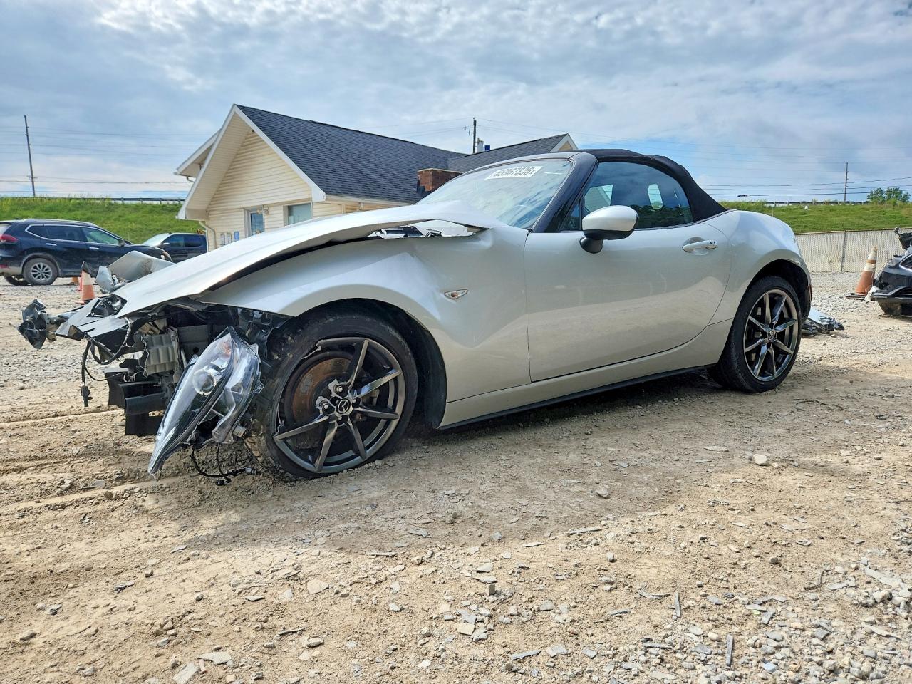 2016 MAZDA MX5 Grand Touring/GT — Front 3/4