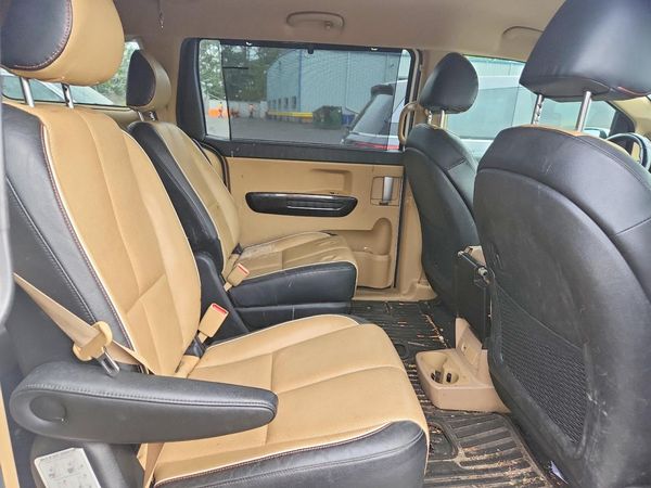 2015 KIA SEDONA GLS - Middle level