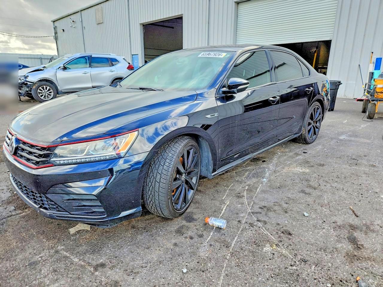 2018 VOLKSWAGEN PASSAT GT — Front 3/4