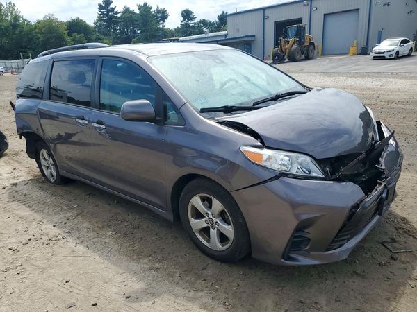 2020 TOYOTA SIENNA E grade