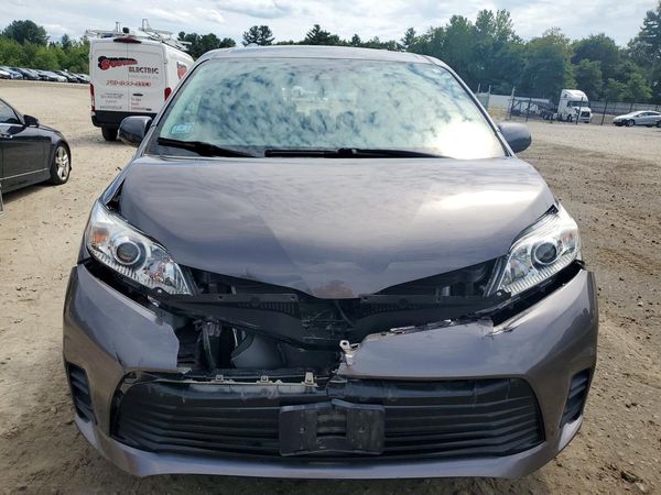 2020 TOYOTA SIENNA E grade