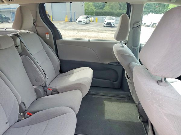 2020 TOYOTA SIENNA E grade