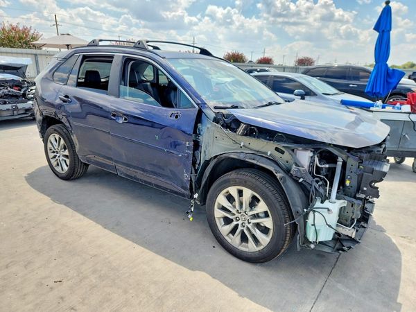 2021 TOYOTA RAV4 XLE Premium — Passenger 3/4