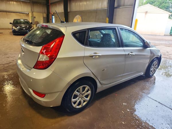 2012 HYUNDAI ACCENT