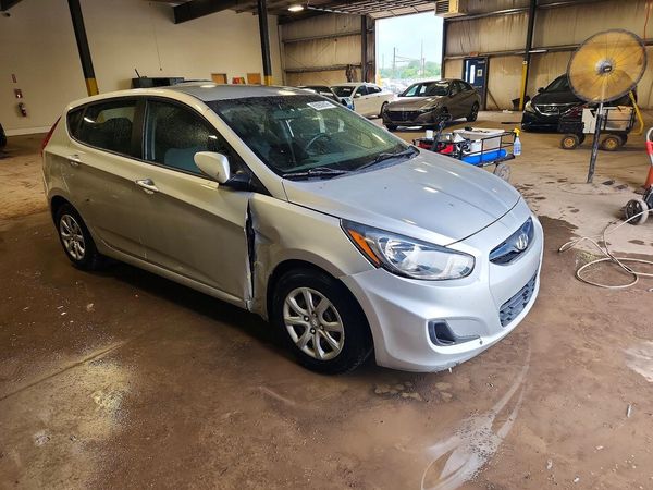 2012 HYUNDAI ACCENT