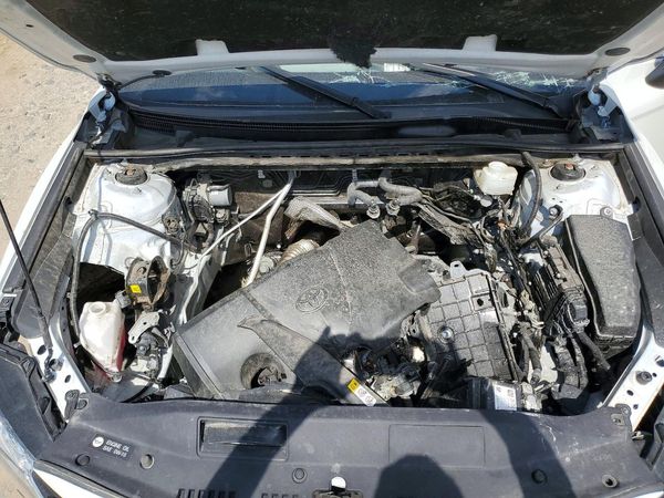 2022 TOYOTA CAMRY XLE — Engine bay