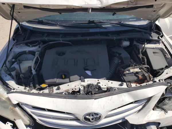 2013 TOYOTA COROLLA — Engine bay