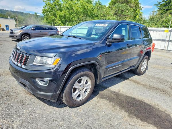 2015 JEEP GRAND CHEROKEE LAREDO 4X4 — Front 3/4