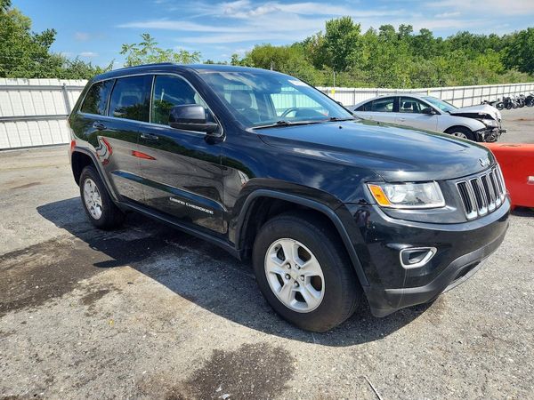 2015 JEEP GRAND CHEROKEE LAREDO 4X4 — Passenger 3/4