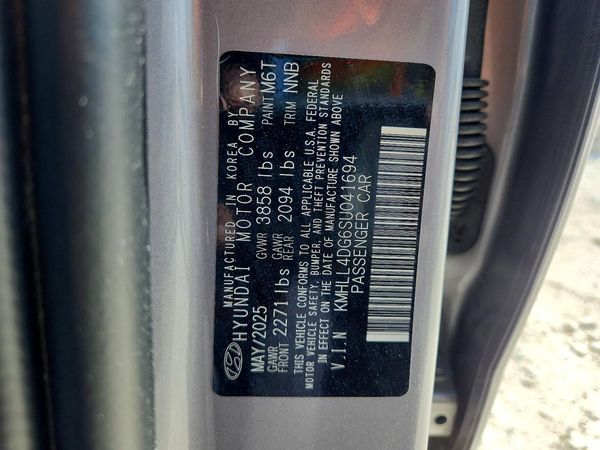 2025 HYUNDAI ELANTRA SE