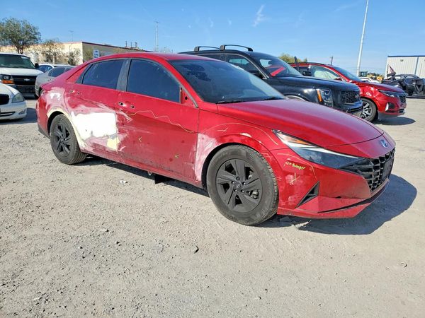 2022 HYUNDAI ELANTRA