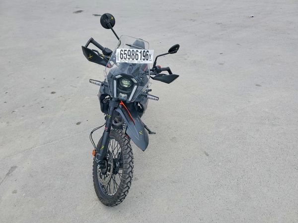 2025 KTM 390