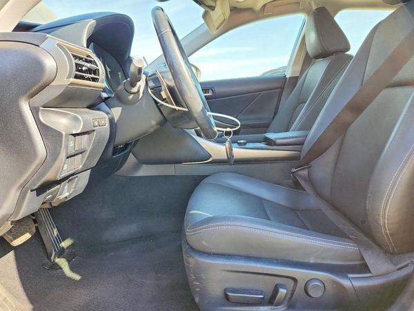 2019 LEXUS IS 300