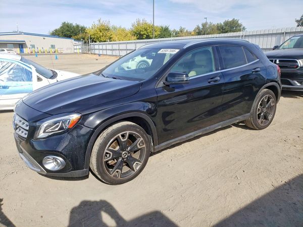 2020 MERCEDES-BENZ GLA