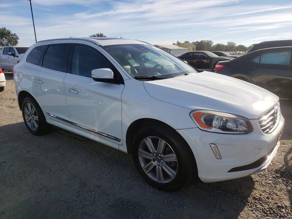 2016 VOLVO XC60