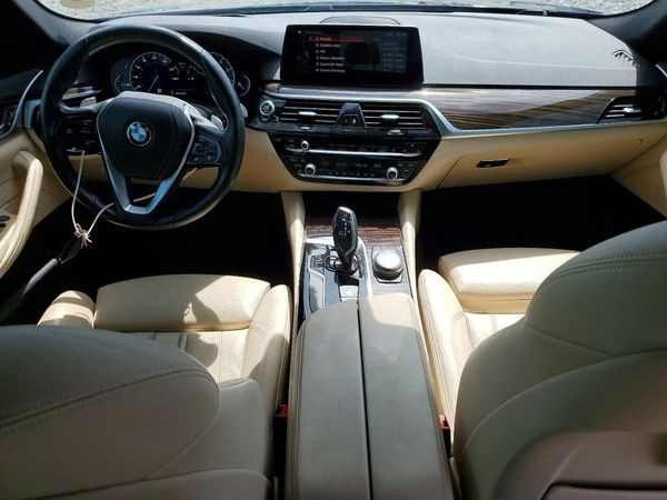 2019 BMW 530