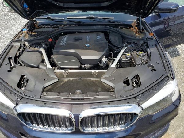 2019 BMW 530