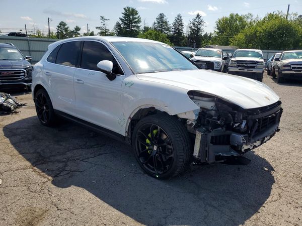 2019 PORSCHE CAYENNE S E-Hybrid