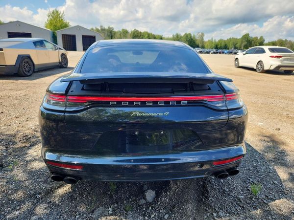 2023 PORSCHE PANAMERA