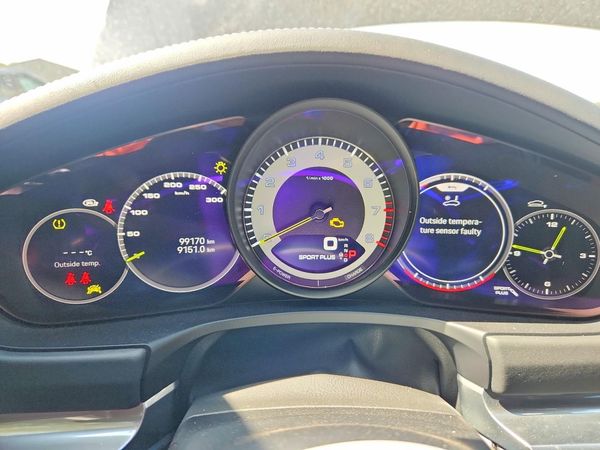 2023 PORSCHE PANAMERA