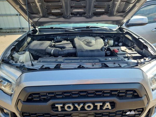 2018 TOYOTA TACOMA